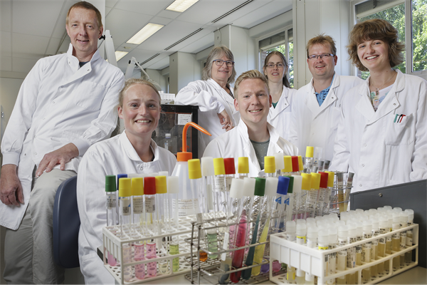 Han van der Heide, Angela de Haan, Marga van Santen, Fabian Landman, Sandra Witteveen, Kim van der Zwaluw en Elsa Poorter